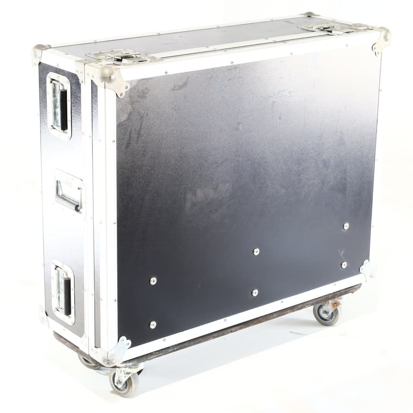 Yamaha LS9-32 digital mixing console road case
